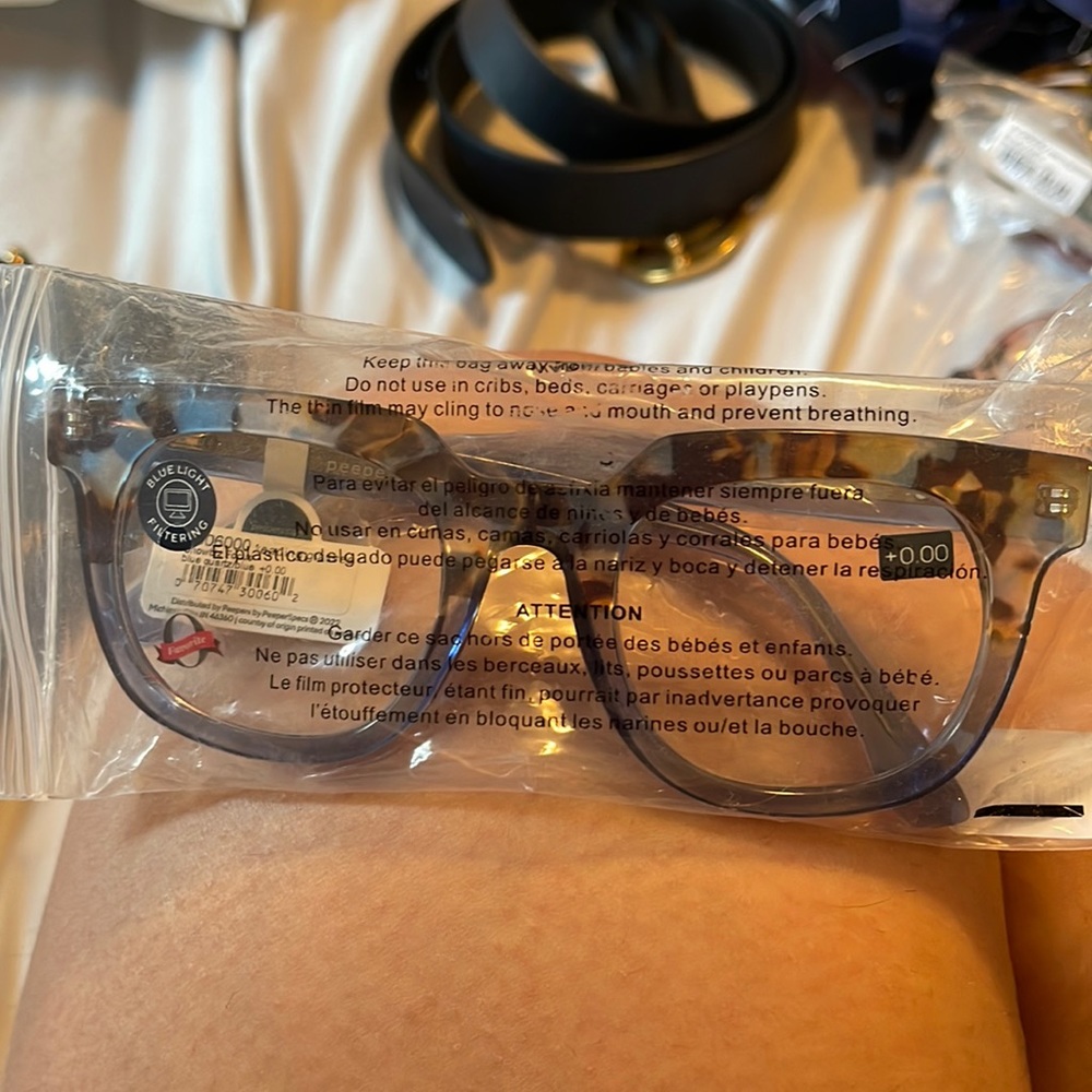 SOLD OUT - Peepers glasses